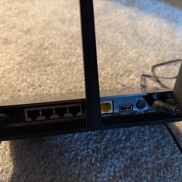 NetGear Night Hawk Gaming Router - Picture 3 of 4